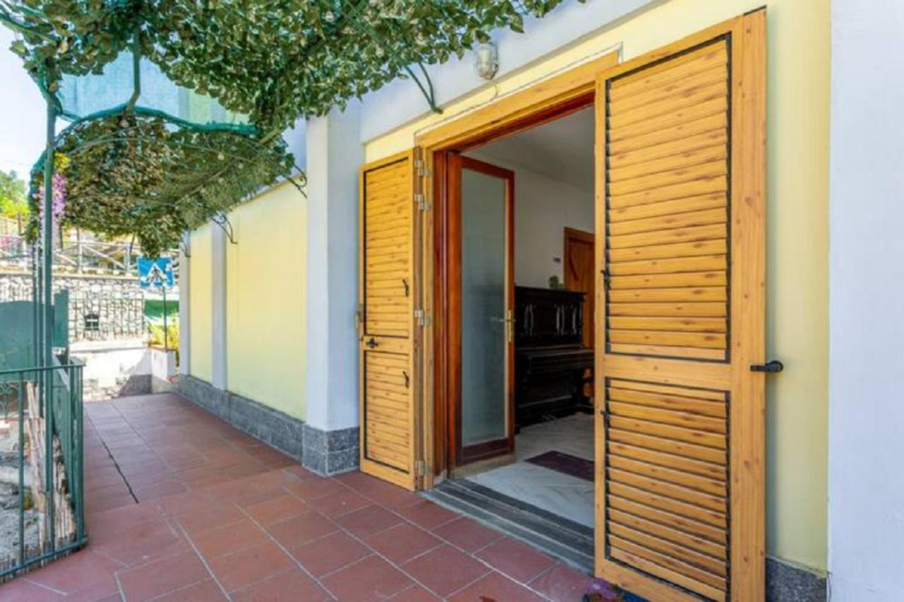 Villa Mariel Suites & Apartment Massa Lubrense Exterior foto